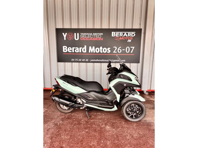 YAMAHA TRICITY 300